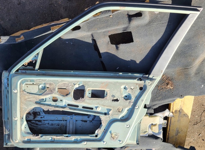 фото №14, Двері праві передні перед r bmw 3 e30 4d