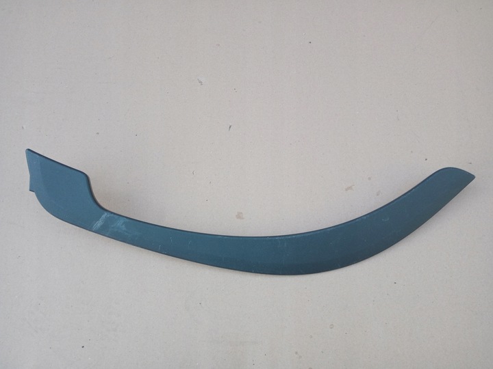 фото №1, Toyota corolla cross права планка двері зад