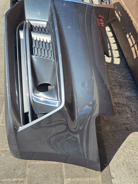 фото №15, Audi a4 b9 8w s-line бампер перед передний 4 pdc 15-19 lx7l 8w0807437f-l