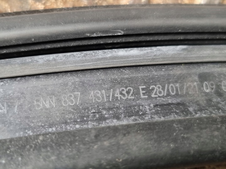 фото №10, 2021 volkswagen tiguan allspace прокладка стёкла дверь передних 5nn837431e