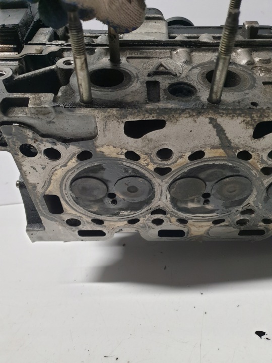 фото №10, Головка двигателя citroen c3 1.4 hdi b0615176