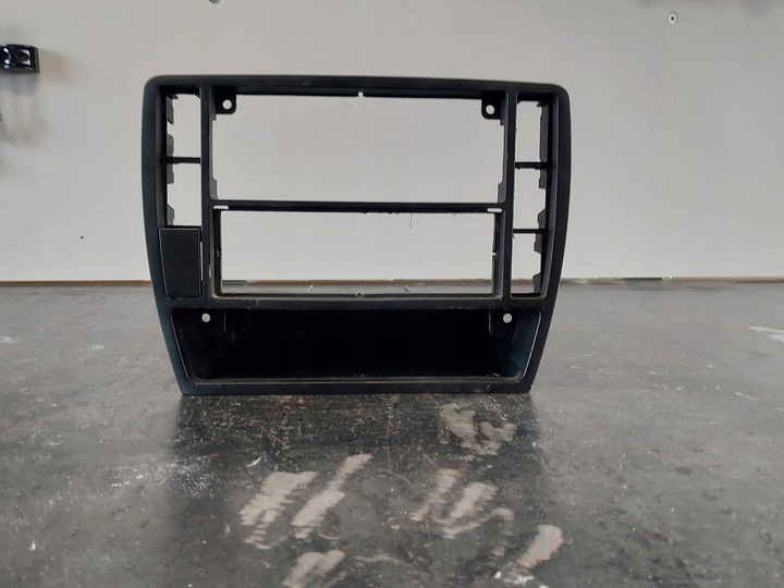 фото №9, Рамка панели распределительной радио volkswagen passat b5 3b0858069k