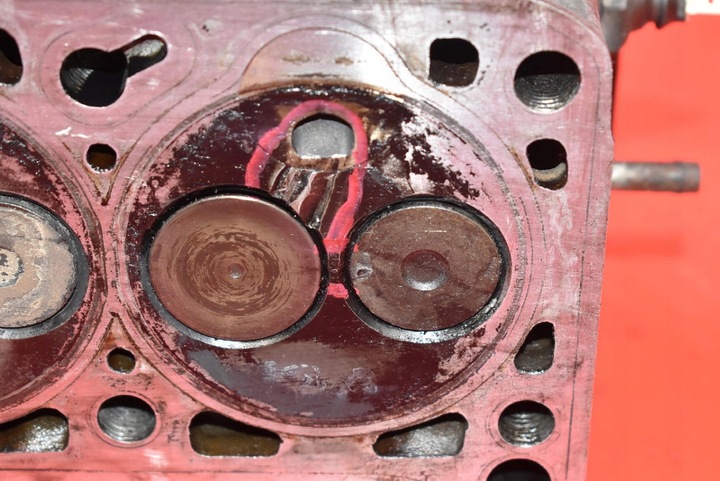 фото №8, Головка двигателя 028103374 vw transporter t4 1.9 d 68 km 90-03