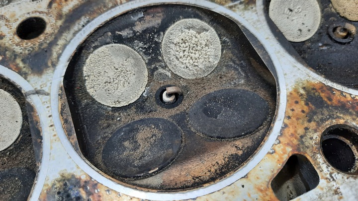 фото №5, Головка двигателя 1001837 volvo s60 v70 2.4b 140km