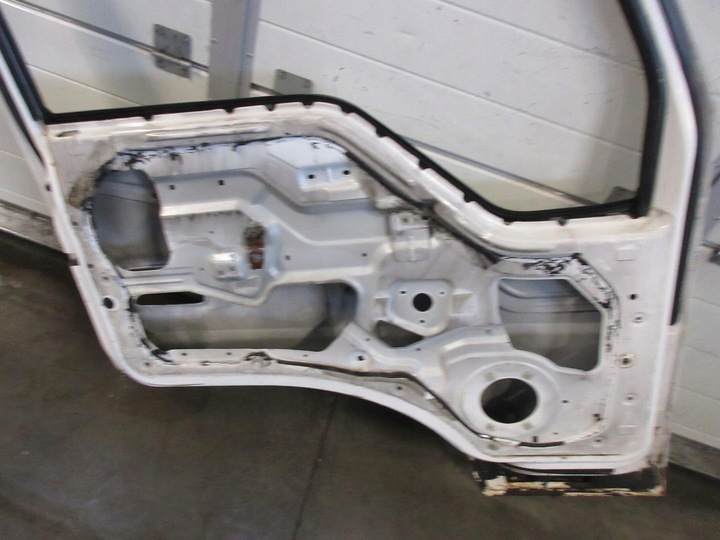 фото №14, Kia k2500 k2700 97-04 двері перед передні ліві