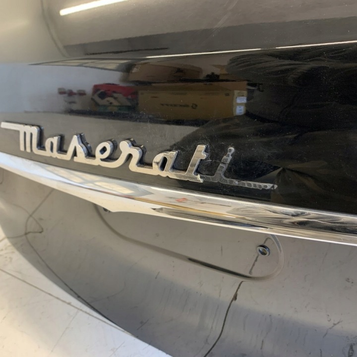 фото №15, Крышка зад задняя c820 чёрная комплектная стекло maserati levante m161 18r
