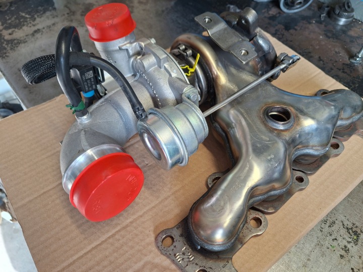 фото №15, Turbosprężarka ford jaguar range rover 2.0 ecoboost 53039700505