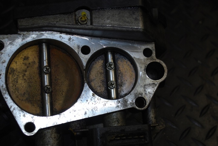 фото №8, Audi a8 d2 4.2 v8 дросельна заслінка 077133063af