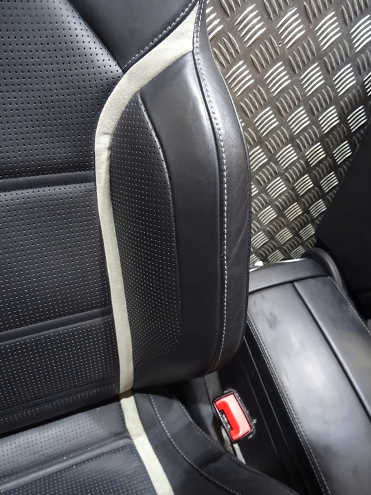 фото №5, Mercedes c клас w205 купе 63s amg сидіння обшивки засіб салон