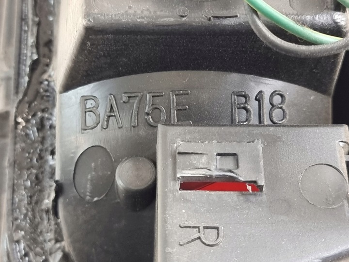 фото №11, Лампа задняя правая w крыло рестайлинг 3d оригинальный номер ba75eb18 nissan almera n15