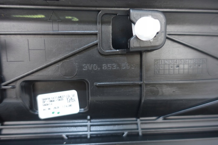 фото №10, Skoda superb iii 3v спортлайн 2015- планка дверь левый зад 3v0853595a