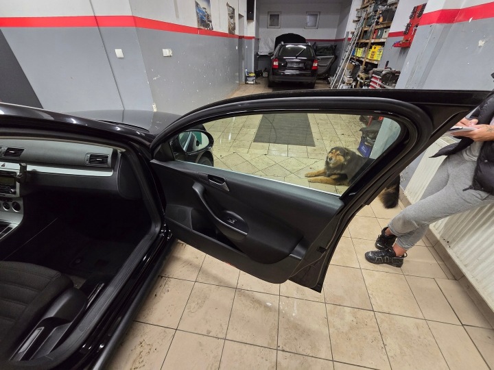 фото №11, Vw passat b6 універсал ущільнювач кузовна na край двері