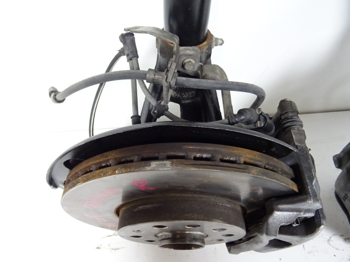 фото №8, Audi a3 8v рестайлинг амортизатор поворотный кулак правая 5q0256r 5q0413023eb