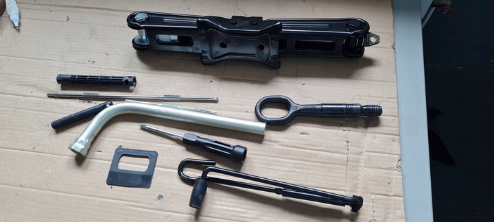 фото №9, S4 b9 8w a4 домкрат автомобильный ушко набор колёса 8w0011031d a5 8w