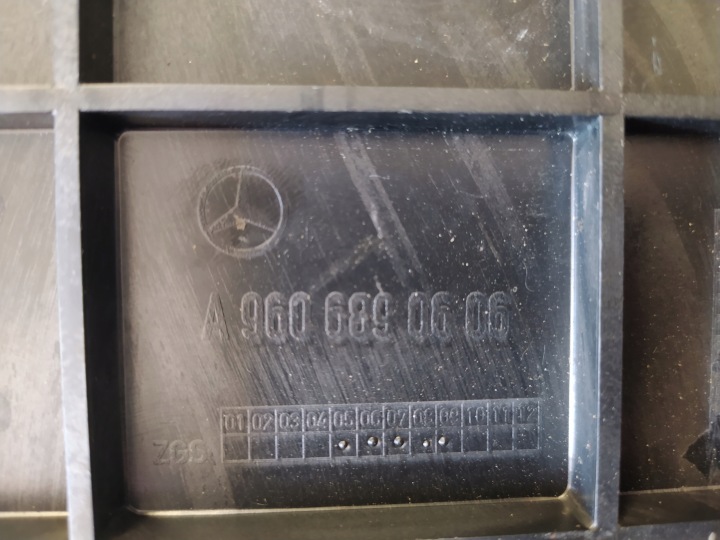 фото №7, Mercedes - benz actros mp4 захист кришка консолі a9606801880 a9606890606