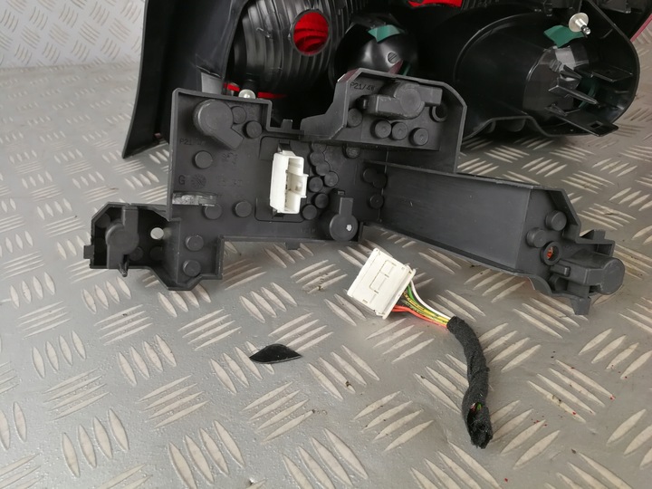 фото №11, Лампа левый правый левая правая зад задняя peugeot 407 sedan 2004-2008 европа