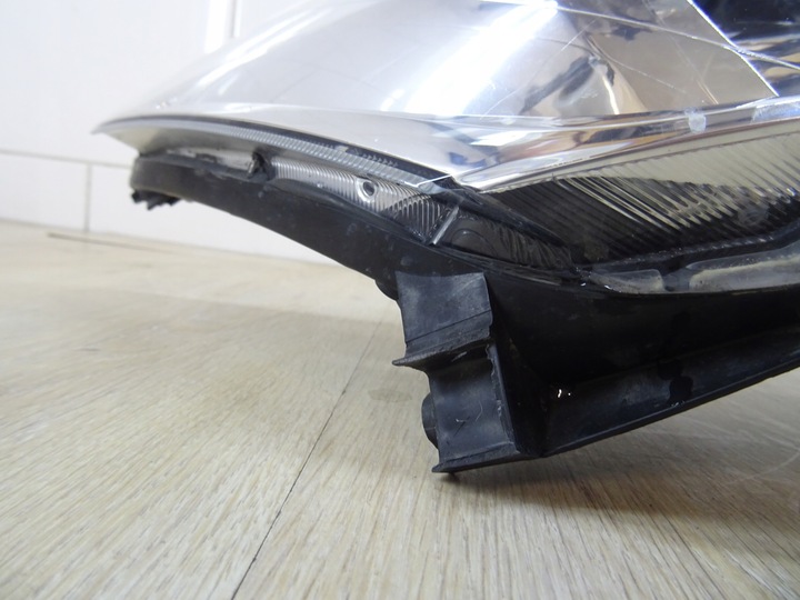 фото №6, Toyota auris 1 i лампа правая перед линза 81110-02470 llu