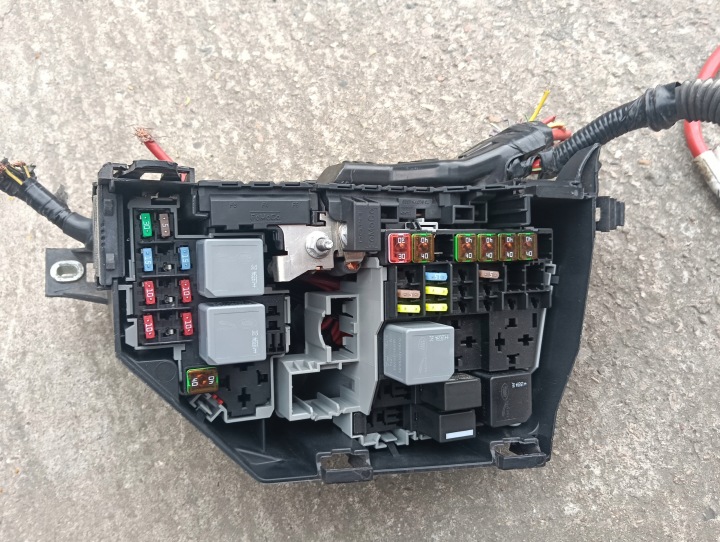 фото №8, Коробка запобіжник 6g9t-14a067-a land rover discovery sport