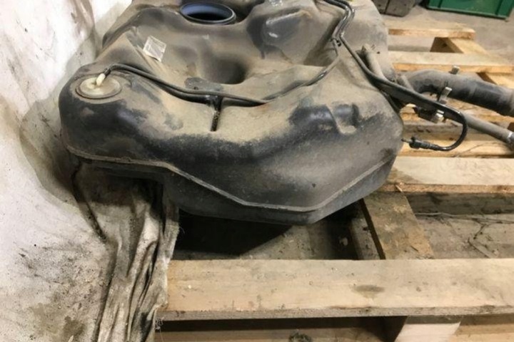 фото №8, Бак пального nissan almera tino v10 172054u100 1.8l бензин 84kw 2005