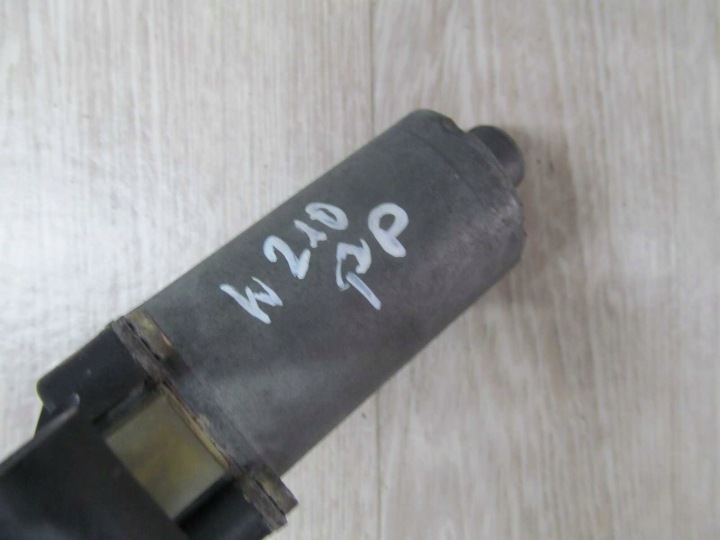 фото №5, Mercedes w210 w202 моторчик склопідйомника праве перед 0130821709