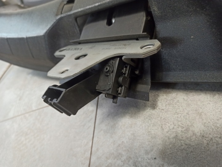 фото №5, Volvo v40 ii засув замок кришки багажника 31276686 133412 31335870