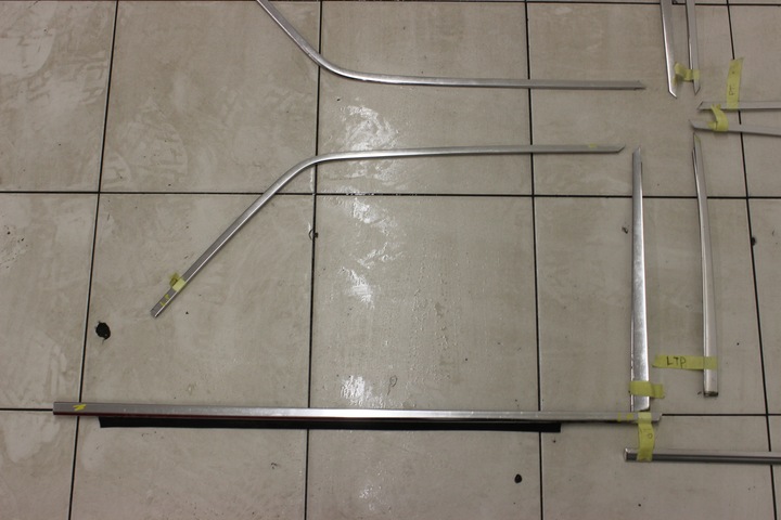 фото №5, Планка скло двері комплект хром w123 sedan