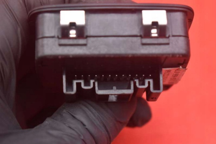 фото №8, Панель obniżania багажника 4l0959511b audi q7 4l рестайлинг 08-15