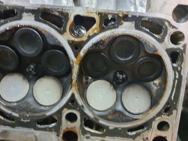 фото №9, Audi a4 b6 b7 do двигателя 2,0 b alt 130 km головка клапаны валы комплект