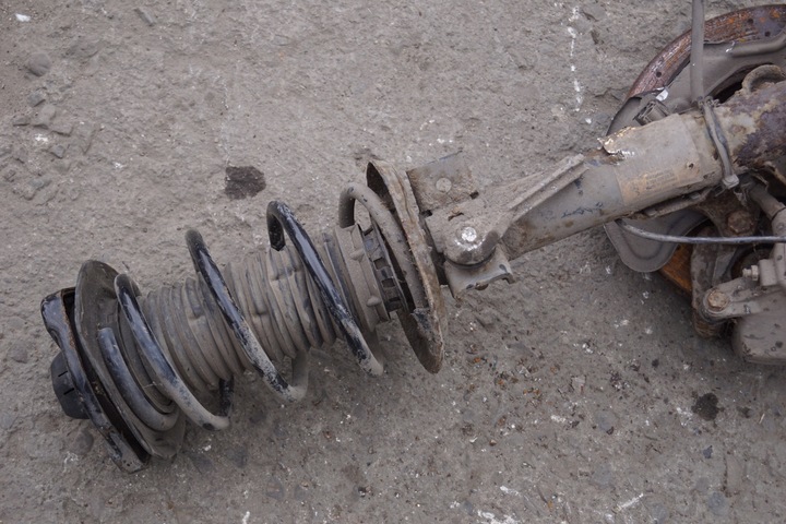 фото №8, Поворотна опора лівий перед mercedes w204