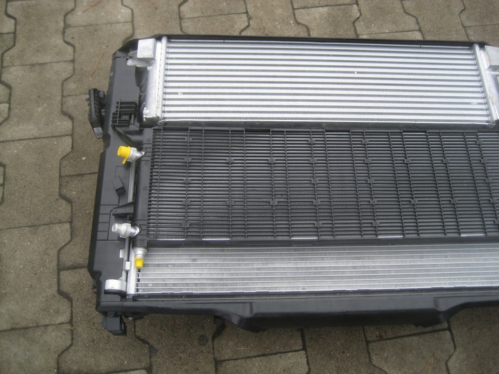 фото №8, Bmw 2 u06 x1 u11 u10 m35i бензин радиаторов воды 4a10605 вентилятор usa