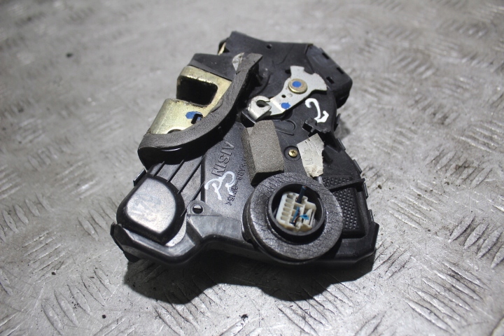 фото №1, Замок правий перед двері toyota avensis ii t25