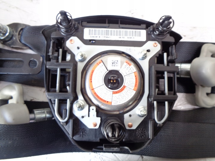 фото №9, Suzuki celerio '15 подушка безпеки ремені подушки демонтаж