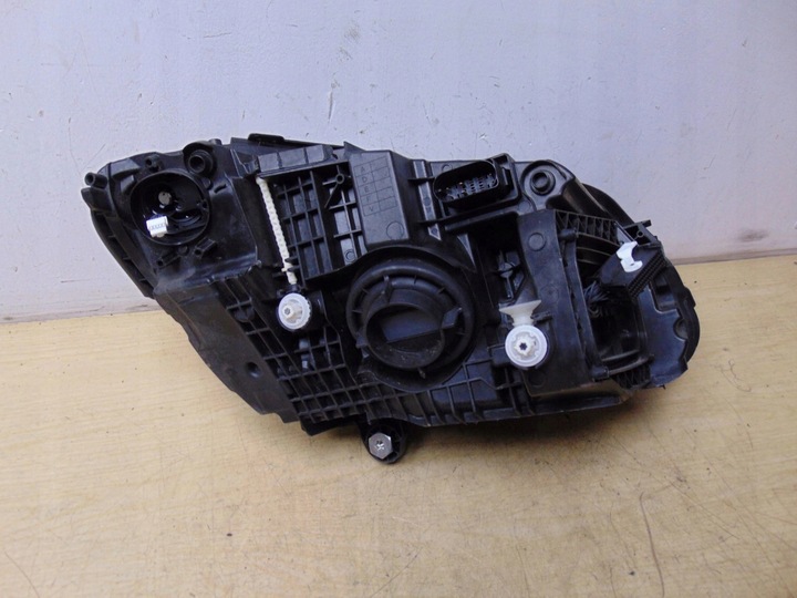 фото №10, Лампа левая перед mercedes w205 рестайлинг европа