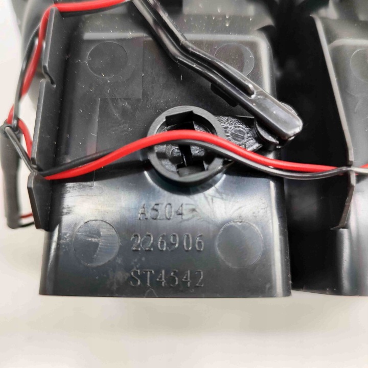 фото №12, Забірник  повітря консолі maserati quattroporte vi a504226906 29367318 3.0l