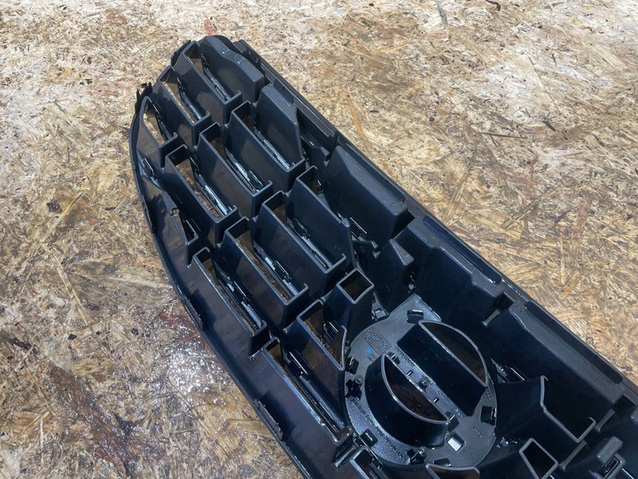 фото №7, Volvo xc60 xc-60 i 1 рестайлинг 13-17 решётка решётка радиатора решётка верхняя бампера перед