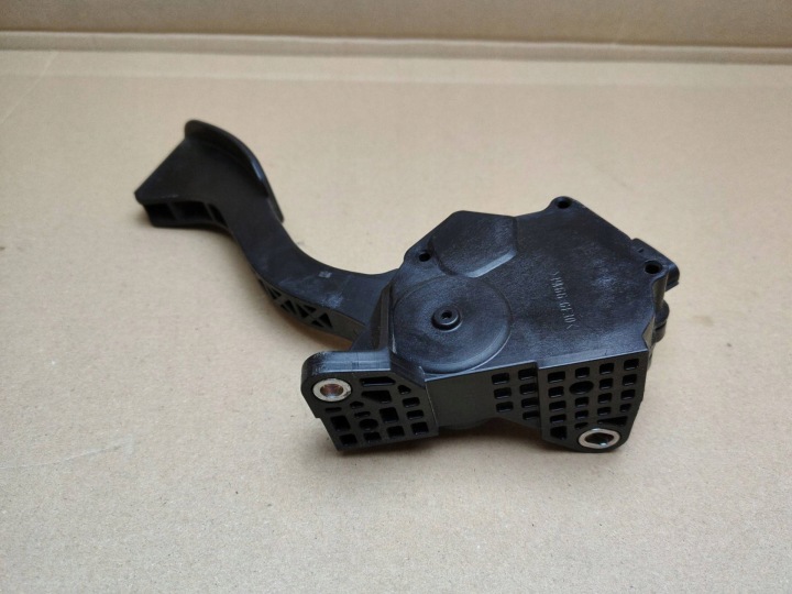 фото №6, Педаль газу toyota prius plus 2015 198800-8572