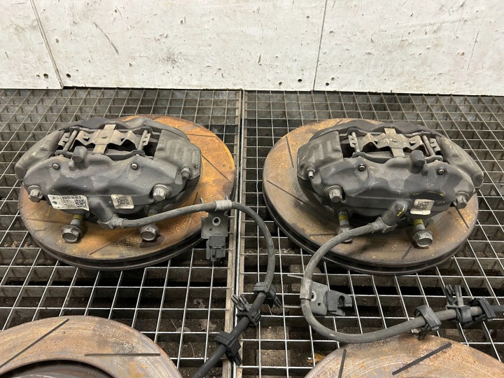 фото №10, Dodge charger комплект диск i затискачів гальмівних p05181955aj 2018 brembo