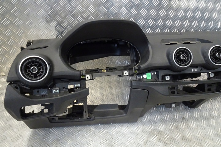 фото №5, Audi q2 81a- панель роздавальна подушки ремені head