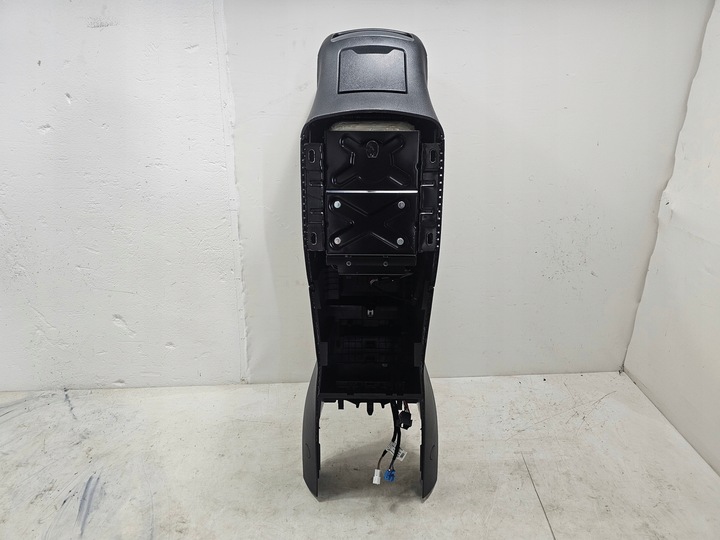 фото №9, Туннель средний подлокотник mercedes v-klasa w447 w448