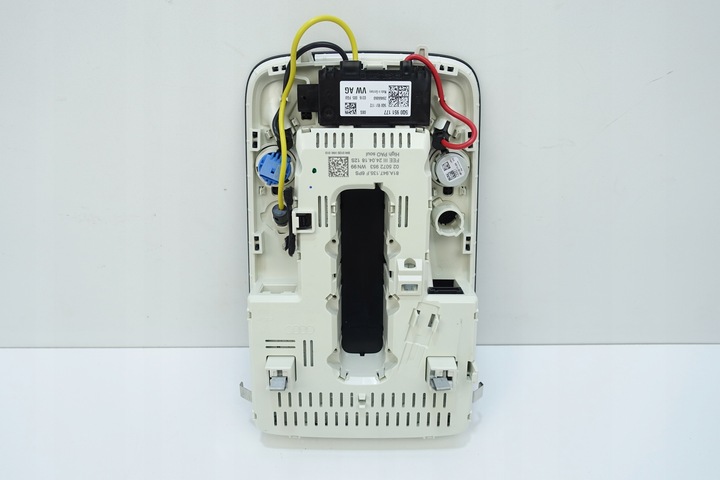 фото №13, Лампа лампочки потолок audi a1 82a 2019-