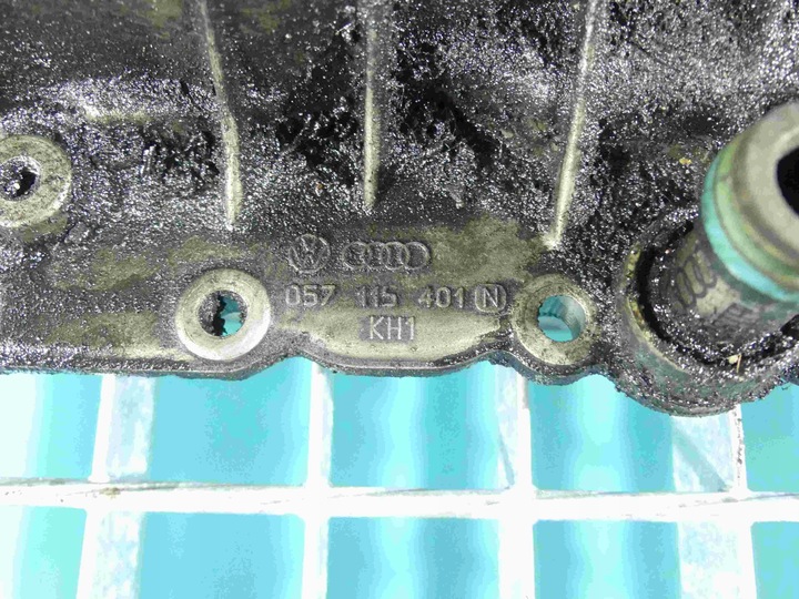 фото №7, Основа filta масла audi a8 d3 4.0 tdi 057115401n