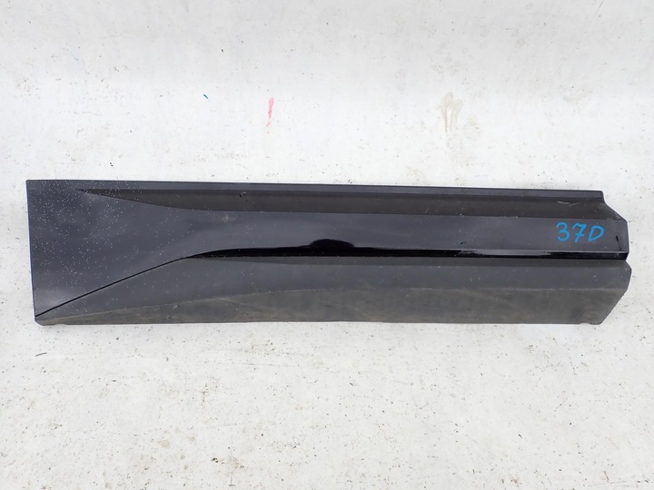 фото №1, Skoda kodiaq спортлайн 16- планка дверь правые зад