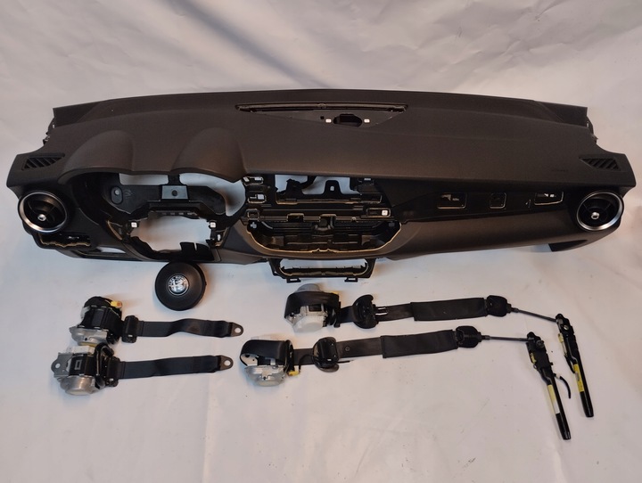 фото №1, Alfa romeo stelvio консоль подушка безопасности ремни