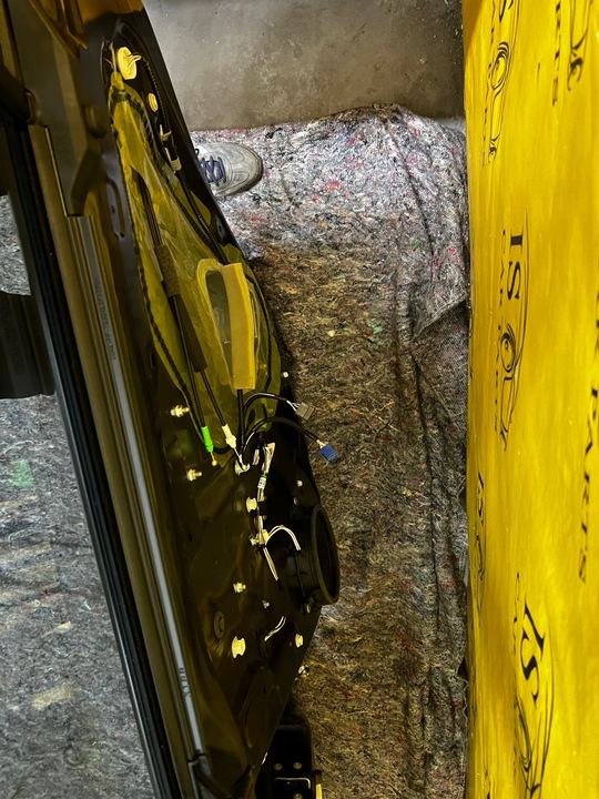 фото №9, Дверь правая сторона правый зад toyota rav4 v 218