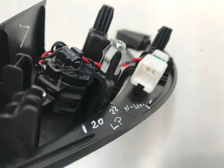 фото №3, Hyundai i20 iii n-line 2022 трикутник заглушка двері лівий перед динамік