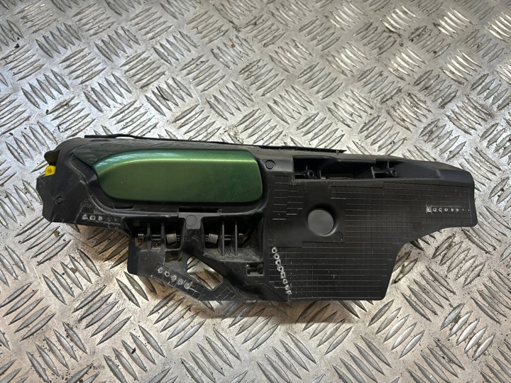 фото №1, Кріплення заглушка склоомивача права audi rs6 rs7 c8 4k8807096b