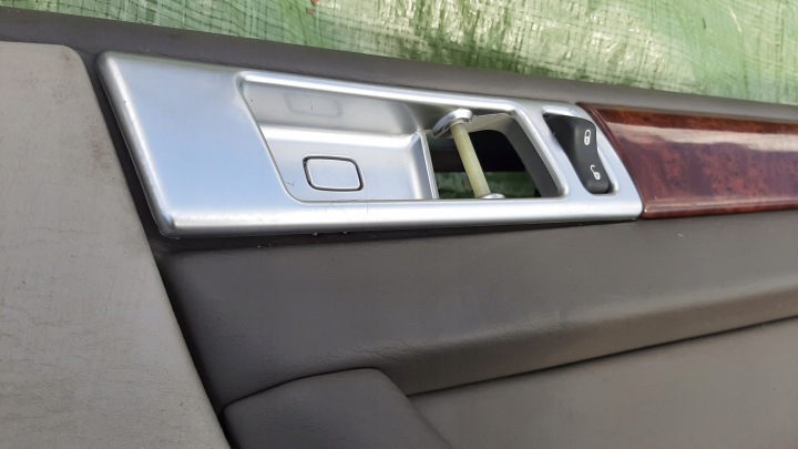 фото №5, Обшивки салона (дверные карты) дверь правая зад chrysler pacifica