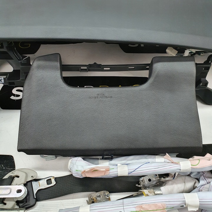 фото №7, Auris панель консоль org подушки ремни подушка безопасности шторы