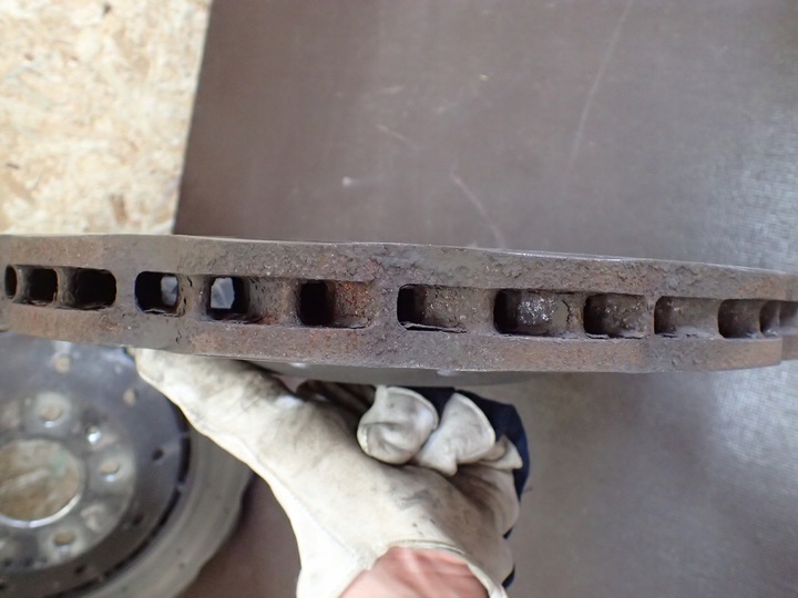 фото №3, Диски гальмівні audi rs4 rs5 перед 8t0615301