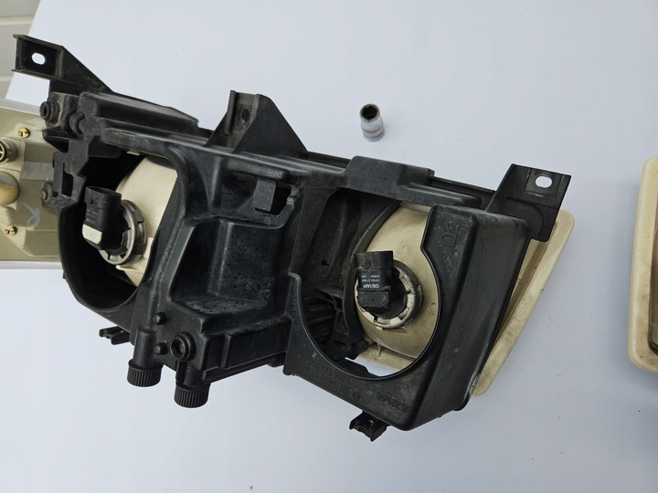 фото №11, Лампа левая правая комплект audi v8 d11 441 usa